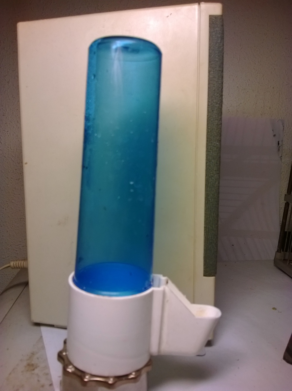 WP_20140216_001 bebedero anti uv.jpg