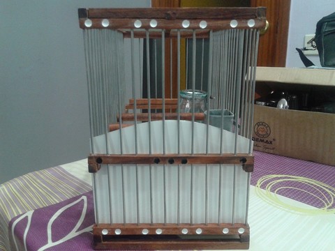 jaula zebra madera comedero.jpg