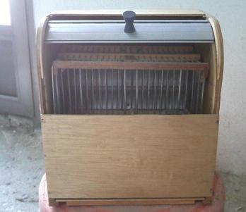 Jaula cerrada con persiana.jpg